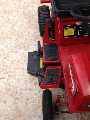 รถตัดหญ้าแบบนั่งขับ ขนาด 10.5 แรงม้า รถตัดหญ้าแบบนั่งขับ ขนาด 10.5 แรงม้า