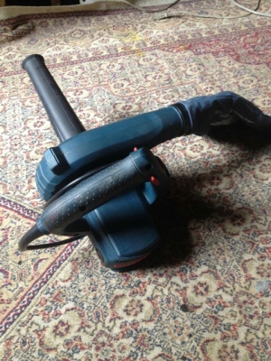 ดูภาพขยาย  เป่าลมโบเวอร์ 800w. BOSCH blower GBL800E