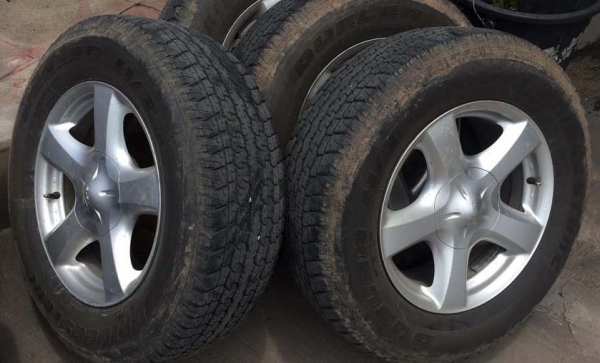 ขายล้อแม็กเดิม อีซูซุ All new ขอบ17 ตัวสูง พร้อมยาง 255 65 17 สวยๆ