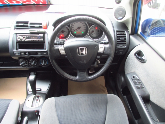 HONDA JAZZ 1.5 ปี2004 รถสวยแม๊กซ์สุดเท่ เกียร์ออโต้ มีเล่มทะเบียนพร้อมโอน HONDA JAZZ 1.5 ปี2004 รถสวยแม๊กซ์สุดเท่ เกียร์ออโต้ มีเล่มทะเบียนพร้อมโอน