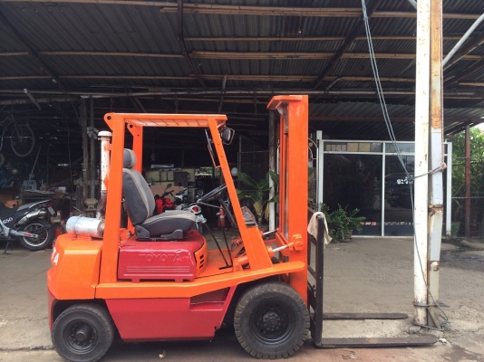 ฟอล์คลิฟท์ Toyota 2.3t.เครื่องดีเซล พร้่อมใช้งาน