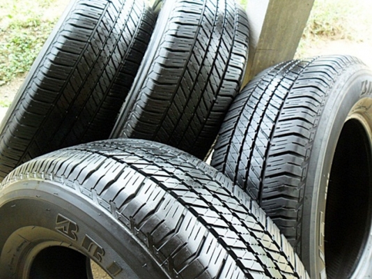 ยางกระบะสูงขอบ17 บริดสโตน 265-65R17ลงพื้นปลายปี13 (4เส้น 5,500บ)ดอกเพียบ90\%