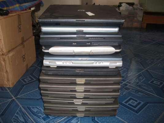 ขาย  โน๊ตบุคทั้งหมด12ตัว ราคา 2000 บาท