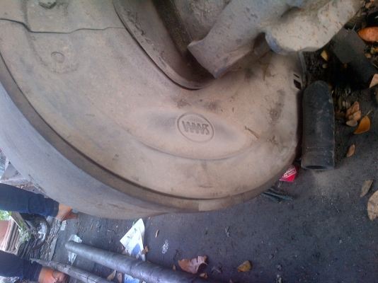 ขายเพลาเหลี่ยม สามมิตร 16000 บาท โทร 0843376760