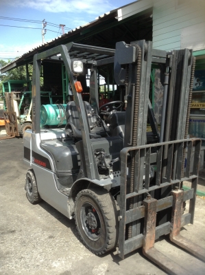 +++ ขายโฟล์คลิฟท์  NISSAN FG25  (รุ่นใหม่)  สภาพ 90 \%  ชม. การทำงาน  3,900  ชม.  ขนาด  2.5  ตัน  เครื่องยนต์เบนซิน  ติดแก๊ส  เสา   3  เมตร  เกียร์ออโตเมติค  งา 1,070  มม.  ยางตันใหม่ครับ  รับประกันเครื่อง + เกียร์