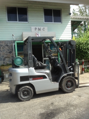 +++ ขายโฟล์คลิฟท์  NISSAN FG25  (รุ่นใหม่)  สภาพ 90 \%  ชม. การทำงาน  3,900  ชม.  ขนาด  2.5  ตัน  เครื่องยนต์เบนซิน  ติดแก๊ส  เสา   3  เมตร  เกียร์ออโตเมติค  งา 1,070  มม.  ยางตันใหม่ครับ  รับประกันเครื่อง + เกียร์
