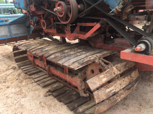 รถเกี่ยวตัวเดินแทกเตอร์ D5 ปั้มไดกิ้น22 เครื่อง 6BG1 ราคา 150,000