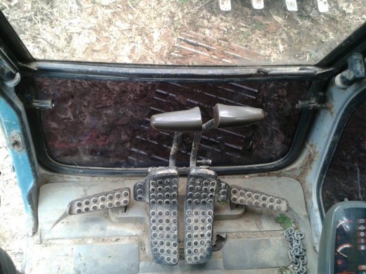 ขายรถแบคโฮ HITACHI EX120-2 เอกสารอินวอย ระบบไฟเต็ม ราคา 700000