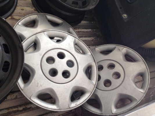 ล้อกะทะ 5รู 4วง พร้อมฝาครอบครบ สภาพดี ยกชุด400 ล้อกะทะ 5รู 4วง พร้อมฝาครอบครบ สภาพดี ยกชุด400