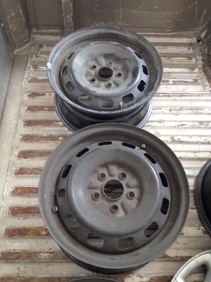 ล้อกะทะ 5รู 4วง พร้อมฝาครอบครบ สภาพดี ยกชุด400 ล้อกะทะ 5รู 4วง พร้อมฝาครอบครบ สภาพดี ยกชุด400