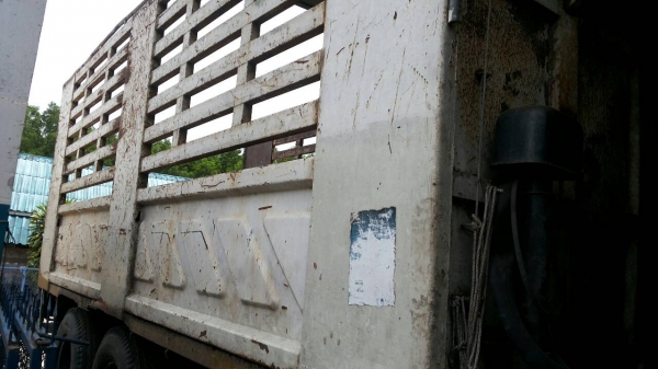 ขายรถบรรทุก 10 ล้อรั้ว HINO KT925 ใส่เครื่อง JO8C 210 แรงม้า ทะเบียนภาษีขาด 1 ปี ราคา 300000