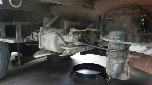 ขายรถบรรทุก 10 ล้อรั้ว HINO KT925 ใส่เครื่อง JO8C 210 แรงม้า ทะเบียนภาษีขาด 1 ปี ราคา 300000