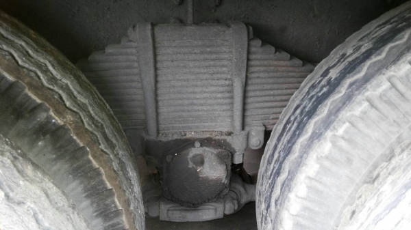 ขายรถบรรทุก 10 ล้อรั้ว HINO KT925 ใส่เครื่อง JO8C 210 แรงม้า ทะเบียนภาษีขาด 1 ปี ราคา 300000