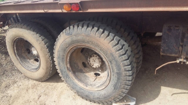 รถหางปลา สิบล้อฮีโน เครื่องEH700 พวงมาลัยเพาเวอร์เครื่องดีคัซซีสวยพร้อมไช้งานเอกสารครบ