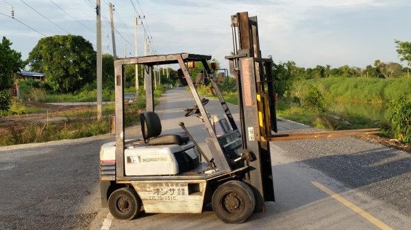 ขายด่วนรถยกKOMATSU FG15-15 ยก1.5ตันเสาสูง3เมตรรถนอกนำเข้ายังไม่เคยใช้งานในเมืองไทยเลย=รุ่นใหม่ขายถูกๆๆ
