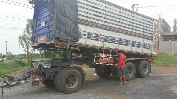 ขายหางพ่วงดัมพ์อู่ ศรีสวีสดิ์ 3 เพลาปี 2556 พร้อมถังกระบะดัมพ์รถ 10 ล้อยกลงจาก HINO ซีรีย์500 ราคารวม 2 อย่าง 700000