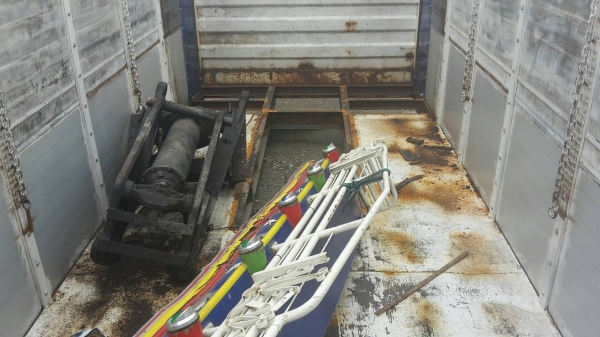 ขายหางพ่วงดัมพ์อู่ ศรีสวีสดิ์ 3 เพลาปี 2556 พร้อมถังกระบะดัมพ์รถ 10 ล้อยกลงจาก HINO ซีรีย์500 ราคารวม 2 อย่าง 700000