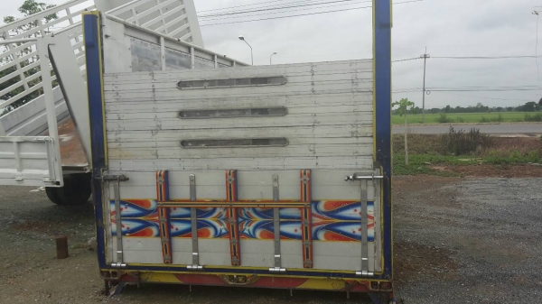 ขายหางพ่วงดัมพ์อู่ ศรีสวีสดิ์ 3 เพลาปี 2556 พร้อมถังกระบะดัมพ์รถ 10 ล้อยกลงจาก HINO ซีรีย์500 ราคารวม 2 อย่าง 700000