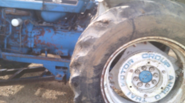 ขาย6610  4X4   สองเพลาเดิมๆพร้อมเล่มทะเบียนสนใจ0810076640