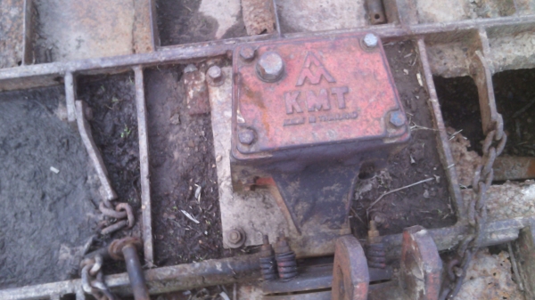 ขายเครื่องตัดหญ้า  ตัดสัปรด  ของKMT พร้อมยอยปั่น0810076640