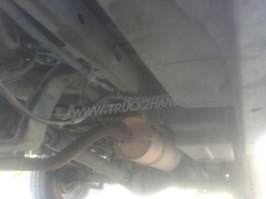 รถตู้ ISUZU  ขนาด 10 ที่นั่ง  มีแอร์พร้อม  น็อต 6 ตัว