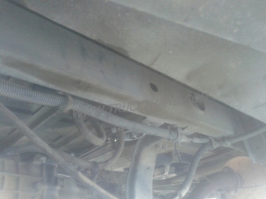 รถตู้ ISUZU  ขนาด 10 ที่นั่ง  มีแอร์พร้อม  น็อต 6 ตัว