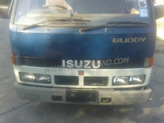 รถตู้ ISUZU  ขนาด 10 ที่นั่ง  มีแอร์พร้อม  น็อต 6 ตัว