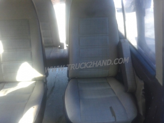 รถตู้ ISUZU  ขนาด 10 ที่นั่ง  มีแอร์พร้อม  น็อต 6 ตัว