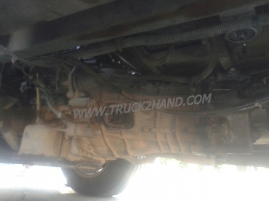 รถตู้ ISUZU  ขนาด 10 ที่นั่ง  มีแอร์พร้อม  น็อต 6 ตัว