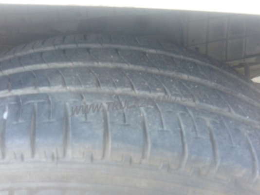 รถตู้ ISUZU  ขนาด 10 ที่นั่ง  มีแอร์พร้อม  น็อต 6 ตัว