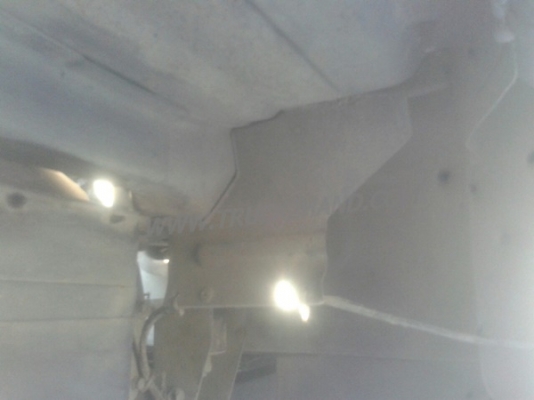 รถตู้ ISUZU  ขนาด 10 ที่นั่ง  มีแอร์พร้อม  น็อต 6 ตัว