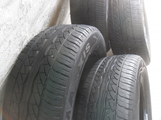 ยาง MAXXIS 225/60R16ปี13 สวยๆ 4 เส้น ราคา 3000 บาท ยาง MAXXIS 225/60R16ปี13 สวยๆ 4 เส้น ราคา 3000 บาท