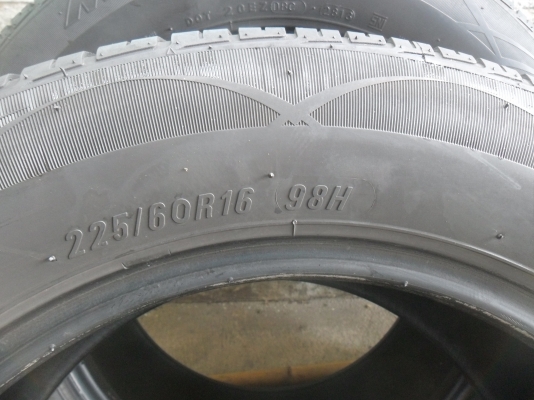 ยาง MAXXIS 225/60R16ปี13 สวยๆ 4 เส้น ราคา 3000 บาท ยาง MAXXIS 225/60R16ปี13 สวยๆ 4 เส้น ราคา 3000 บาท