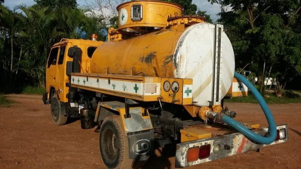 รถดูดสิ่งปฏิกูล UD 145 แรง คัสซีสวยมาก เครื่องดี ยางเต็ม