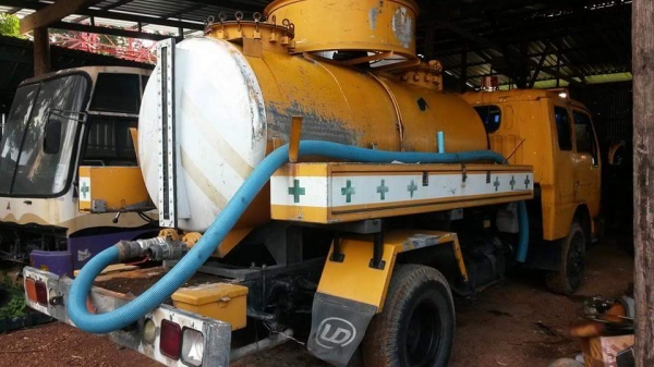 รถดูดสิ่งปฏิกูล UD 145 แรง คัสซีสวยมาก เครื่องดี ยางเต็ม