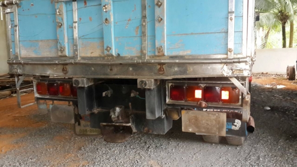 สิบล้อมือสอง,Hino Sumo 226 แม่ลูกๆ สองเพลาไม่ดั๊ม,มีสโลกลาง,มีระบบลากพ่วง,สวยเต็ม