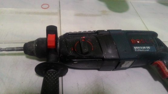 สว่านไฟฟ้าระบบโรตารี่ BOSCH รุ่น 2-26 DE ทำงาน 3 ระบบ พร้อมใช้งานครับ