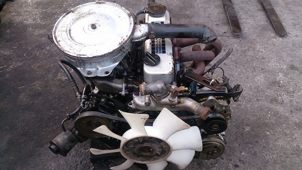 ขายเครื่องยนต์ดีเซลนิสสัน TD27 พร้อมเกียร์