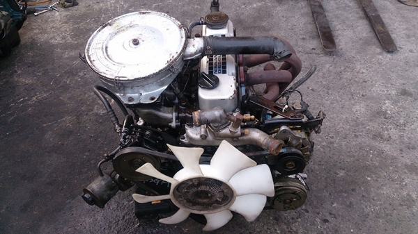 ขายเครื่องยนต์ดีเซลนิสสัน TD27 พร้อมเกียร์