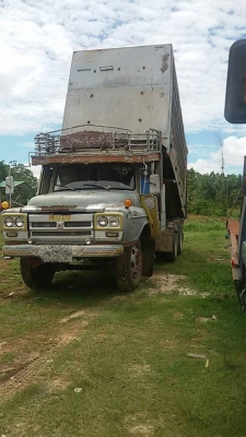 สิบล้อหน้ายาวดั้ม เพลาเดียว