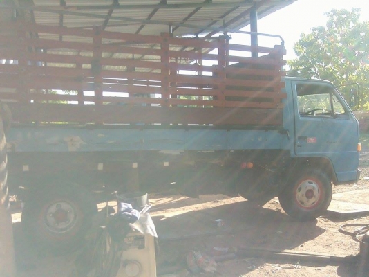 ขาย...isuzu NKR575U5  สีฟ้า