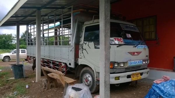 ขาย 6 ล้อ HINO FC2WHLA กระบะยาว 5.50 เมตร เครื่อง WO4D 120 แรงม้า คัสซีสวยตลอดเส้น แอร์เย็น ต้องเก็บสีหัวเก๋งกับฝาข้างกระบะ ทะเบียนพร้อมโอนครับ