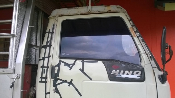 ขาย 6 ล้อ HINO FC2WHLA กระบะยาว 5.50 เมตร เครื่อง WO4D 120 แรงม้า คัสซีสวยตลอดเส้น แอร์เย็น ต้องเก็บสีหัวเก๋งกับฝาข้างกระบะ ทะเบียนพร้อมโอนครับ