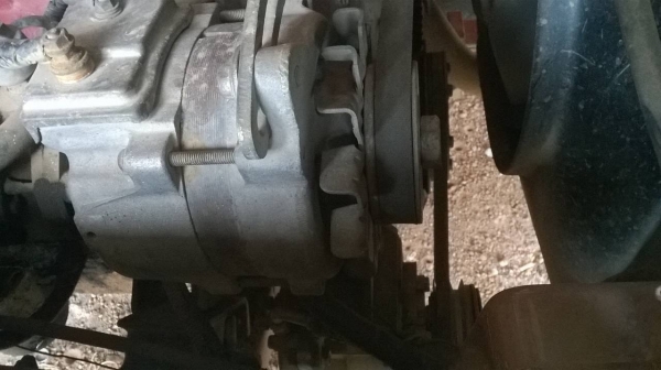 ขาย 6 ล้อ HINO FC2WHLA กระบะยาว 5.50 เมตร เครื่อง WO4D 120 แรงม้า คัสซีสวยตลอดเส้น แอร์เย็น ต้องเก็บสีหัวเก๋งกับฝาข้างกระบะ ทะเบียนพร้อมโอนครับ