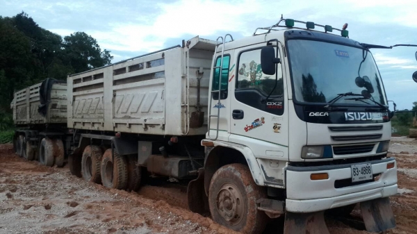 ขายดาวน์DECA270ดั้มแม่ลูกๆสามเพลาสามิตรรอนเฉียงสภาพพร้อมใช้โทร0856842587