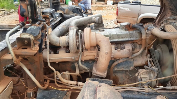 ขายด่วนไอ้หลงโบตาหวาน220แรงสองเพลาดั้มๆสามิตรรอนเฉียงราคาเบาๆจัดแนนท์ได้โทร0856842587