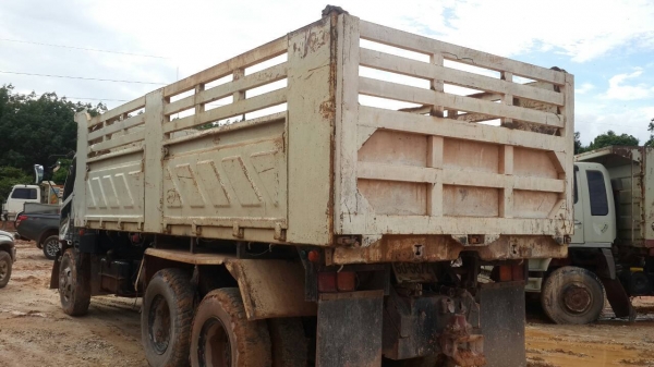 ขายด่วนไอ้หลงโบตาหวาน220แรงสองเพลาดั้มๆสามิตรรอนเฉียงราคาเบาๆจัดแนนท์ได้โทร0856842587