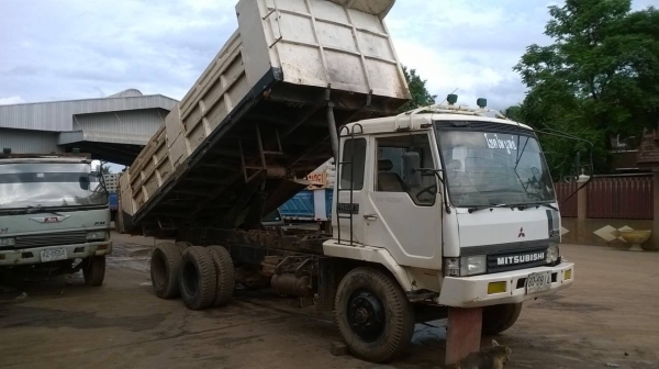 ขาย 10 ล้อดั้ม ไอ้หลง FN527M-TD ดั้ม KAC เครื่องเดิม 6D16 195 แรงม้า คัสซีสวย เกียร์ 10 สปีด เบรคใหญ่ ทะเบียนพร้อมโอนครับ