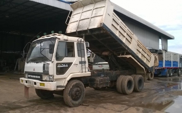 ขาย 10 ล้อดั้ม ไอ้หลง FN527M-TD ดั้ม KAC เครื่องเดิม 6D16 195 แรงม้า คัสซีสวย เกียร์ 10 สปีด เบรคใหญ่ ทะเบียนพร้อมโอนครับ