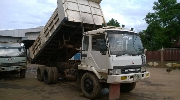 ขาย 10 ล้อดั้ม ไอ้หลง FN527M-TD ดั้ม KAC เครื่องเดิม 6D16 195 แรงม้า คัสซีสวย เกียร์ 10 สปีด เบรคใหญ่ ทะเบียนพร้อมโอนครับ